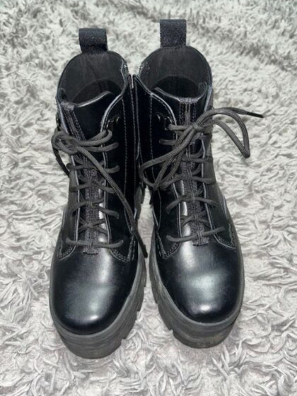 UGG Sidnee combat boots 150 Womens 6.5